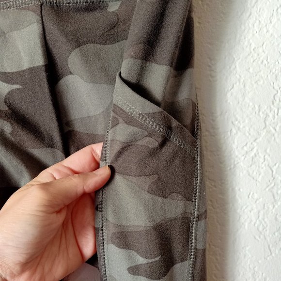 Wild Fable Women's High Rise Ultra Soft Leggings - Army - Picture 4 of 5